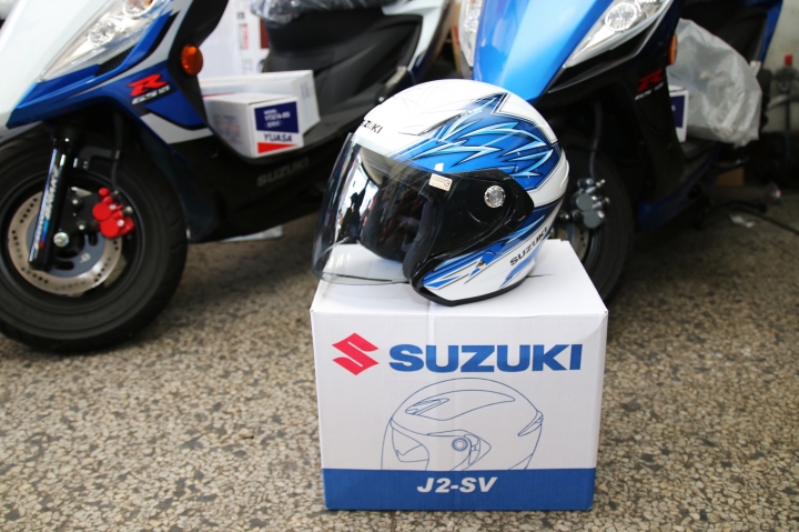 Suzuki Address V125SS 黑咖啡 開箱～（老闆好厲害的獨門絕活）