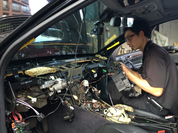 中永和_專修BENZ/ BMW 的好車廠-以C CAR 換冷氣機為例