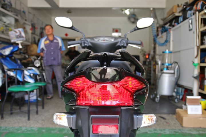 Suzuki Address V125SS 黑咖啡 開箱～（老闆好厲害的獨門絕活）