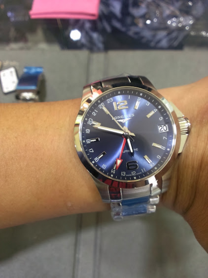 [開箱]人生第一支機械錶---longines conquest GMT