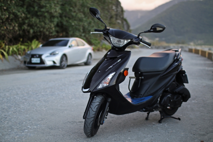 Suzuki Address V125SS 黑咖啡 開箱～（老闆好厲害的獨門絕活）