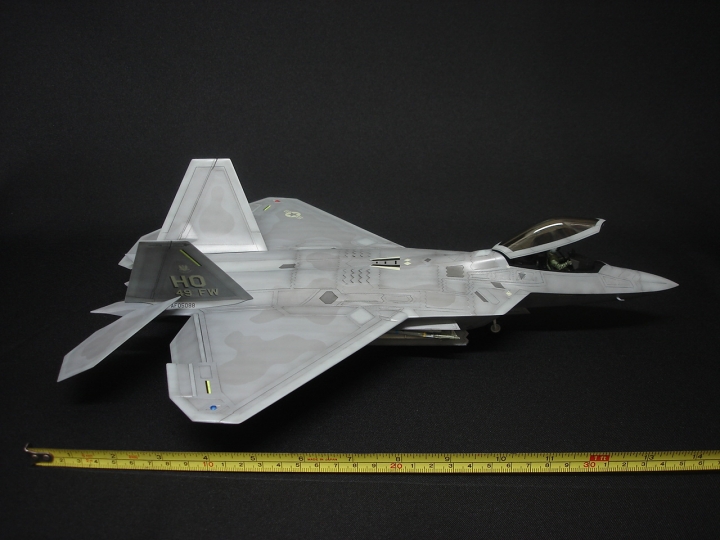 HASEGAWA 1/48 F-22 RAPTOR