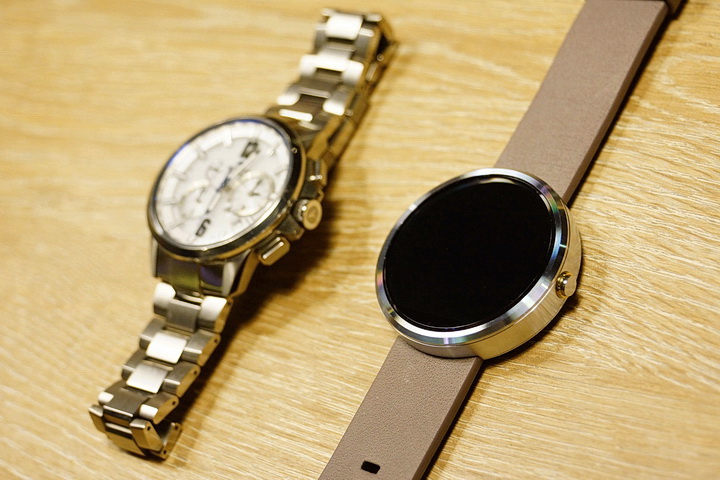 【2014最美智慧錶】MOTO 360 Gray Leather (Stone) 開箱