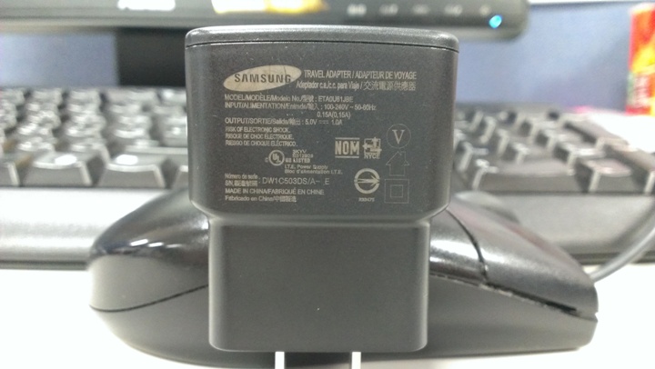 Samsung GALAXY S3 充電線充電中脆裂