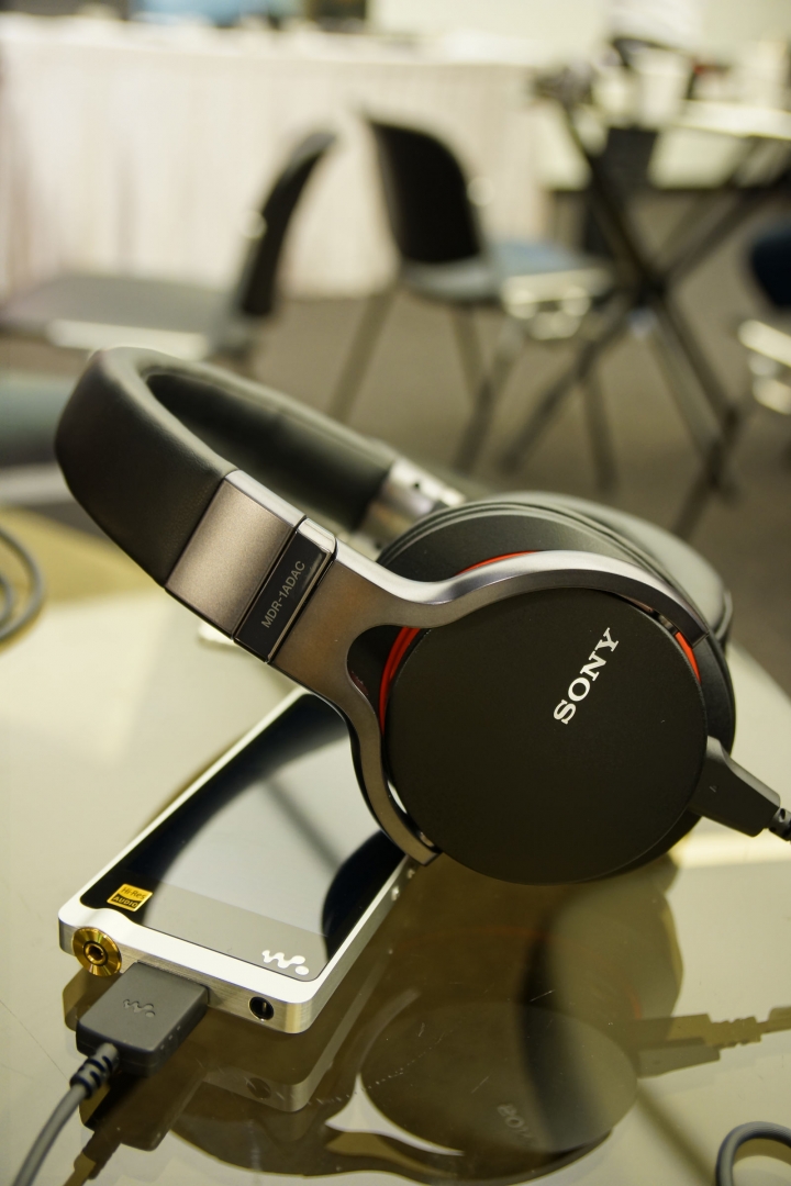 【感想&評測】Sony 2014耳機體驗會 - Z7配上PHA-3的完美組合 Hi-Res的音樂饗宴。（對決JVC SZ2000）