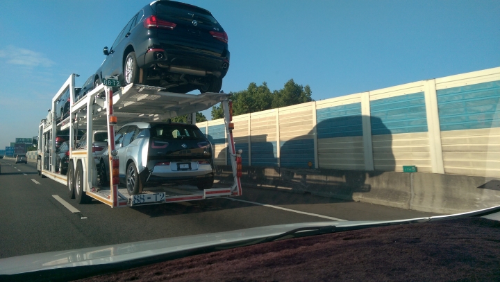 捕獲野生BMW I3 !!!!!!