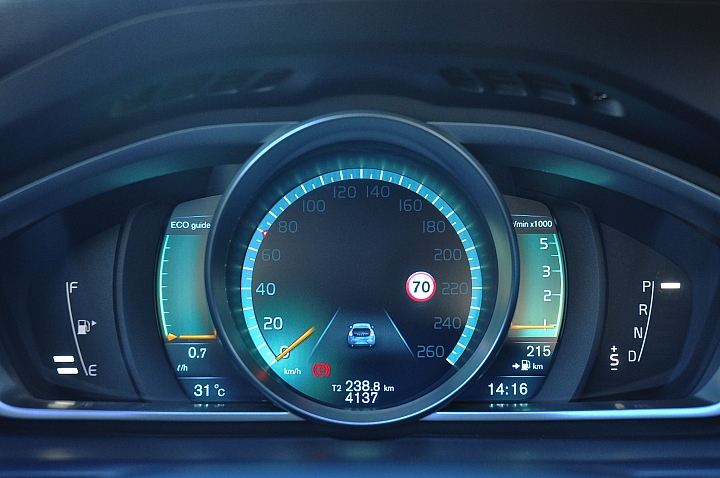 開啟輕旅行時代 V40 Cross Country