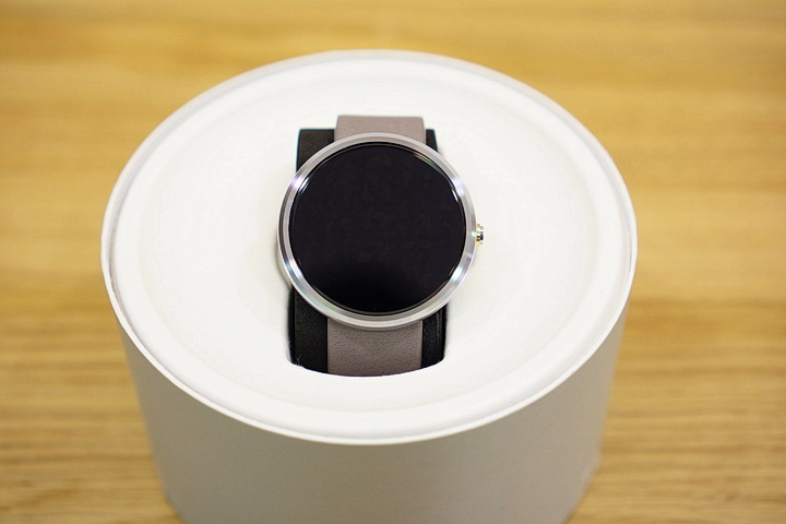 【2014最美智慧錶】MOTO 360 Gray Leather (Stone) 開箱