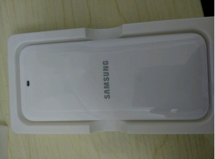 Note edge 原廠皮套，電池，充座開箱圖