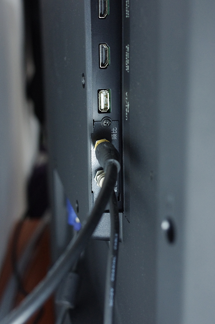 BenQ 55RU6600 黑湛屏曲面電視開箱和不專業評測