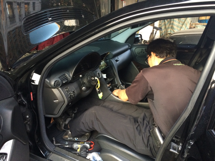 中永和_專修BENZ/ BMW 的好車廠-以C CAR 換冷氣機為例