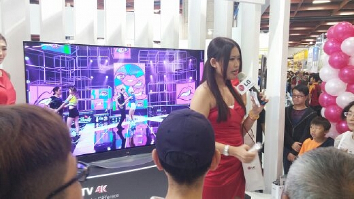 資訊展LG攤位～～