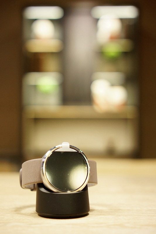 【2014最美智慧錶】MOTO 360 Gray Leather (Stone) 開箱