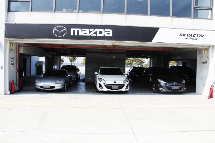 「顛覆 得以超越」 2014 Mazda 大鵬灣賽道體驗會 內有豐富照片、影片