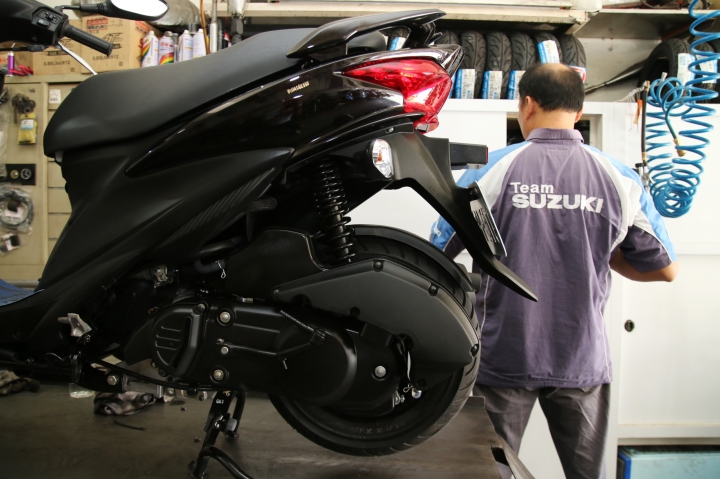 Suzuki Address V125SS 黑咖啡 開箱～（老闆好厲害的獨門絕活）