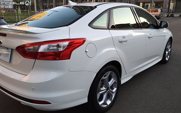 簡單開箱 2014 FOCUS MK3 CW