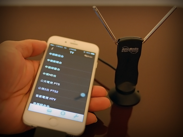 圓剛 AVerTV Mobile EW330 讓 iphone6 輕輕鬆鬆變電視