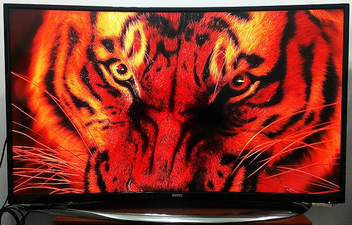 BenQ 55RU6600 黑湛屏曲面電視開箱和不專業評測