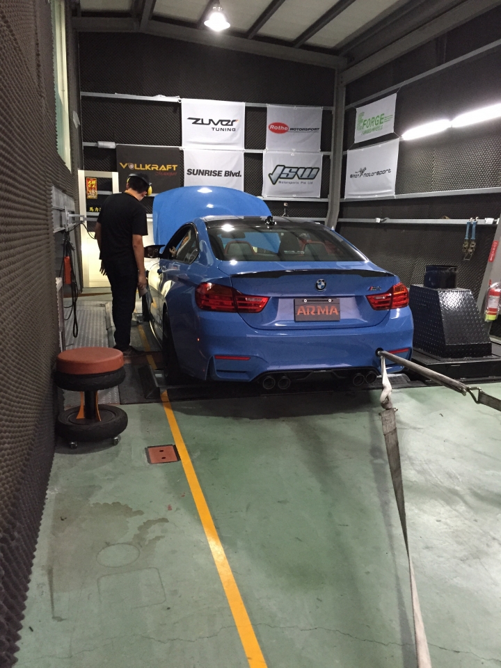 F82 M4 with Akrapovic exhaust & ARMA air intake