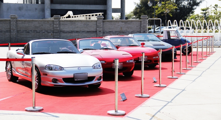 「顛覆 得以超越」 2014 Mazda 大鵬灣賽道體驗會 內有豐富照片、影片