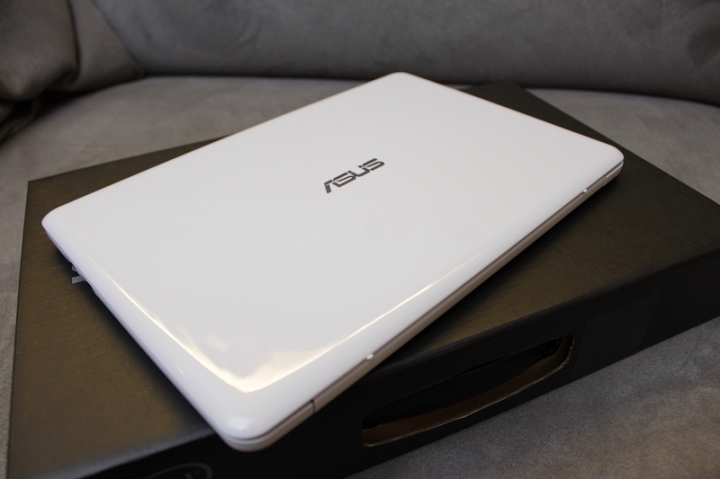 只花不到七千的筆電~Asus EeeBook X205TA簡單開箱