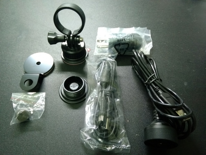 耀星V1 PLUS 最新款行車紀錄器-開箱文(簡略)