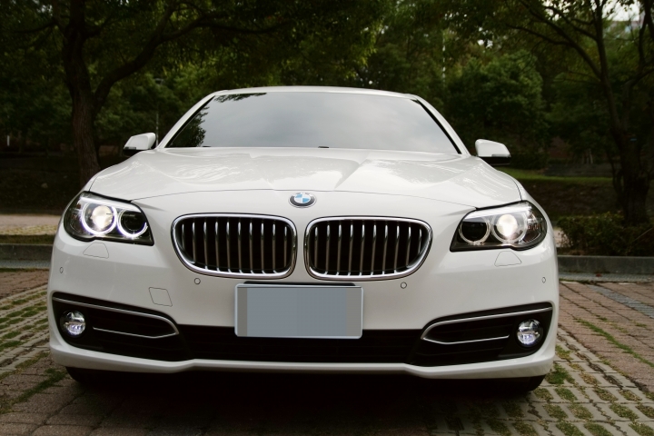 2014 LCI 520D【更新NBT 2015-2圖資】開箱-分享改裝資訊：NBT+原廠型數位電視+M6方向盤<更新全液晶儀表>持續更新ING