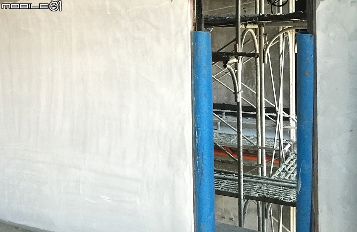 房間內的固定窗