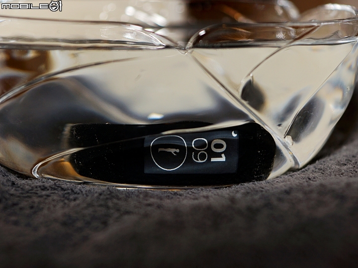 [開箱] SONY Smartband Talk "SWR30 " & 體驗文