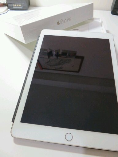 01的第一篇開箱文獻給iPad Air 2(非專業) 希望可以蓋個大樓XD