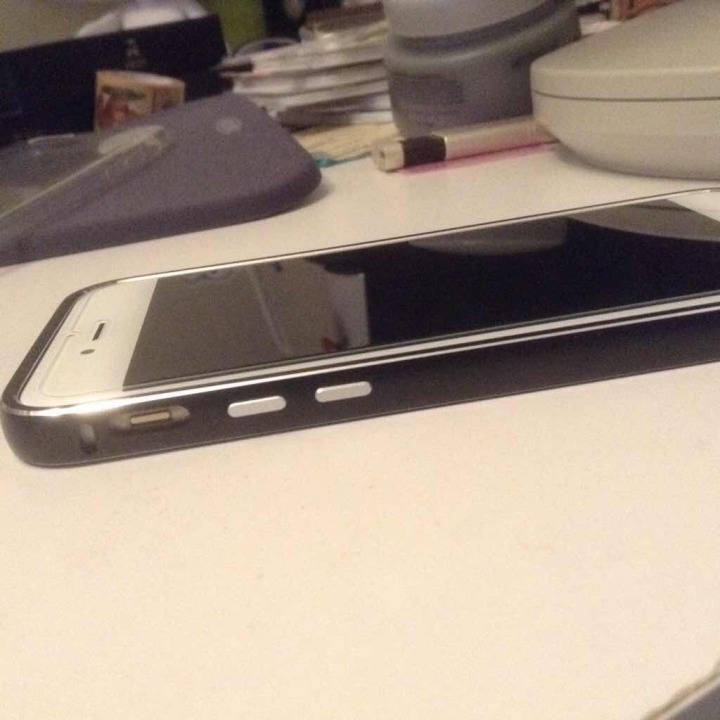 （純分享）Iphone6 太空鋁 + 義大利真皮背蓋保護殼