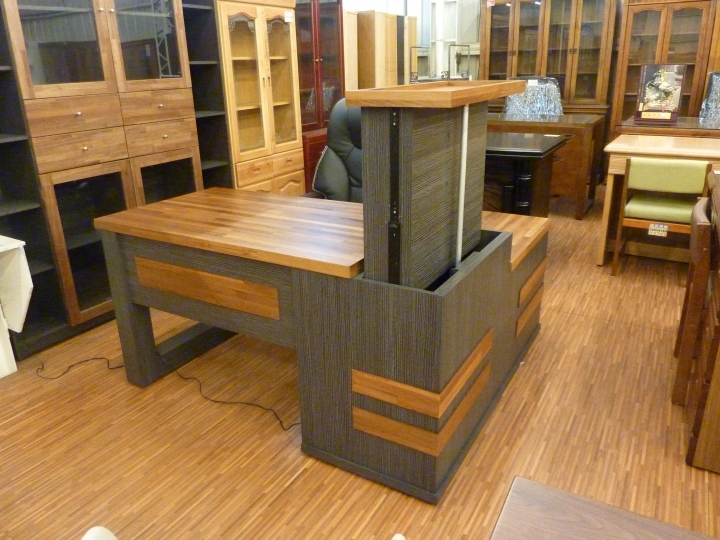 小弟的新作品(北歐簡約工作寫字桌)
