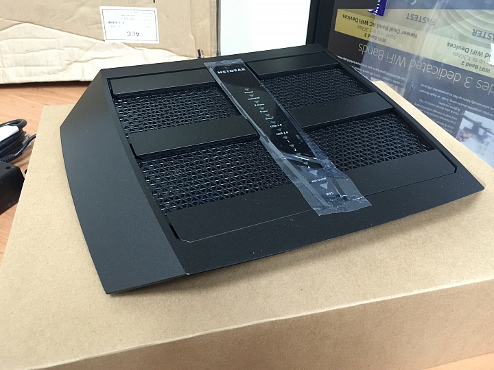 Netgear R8000 簡易開箱