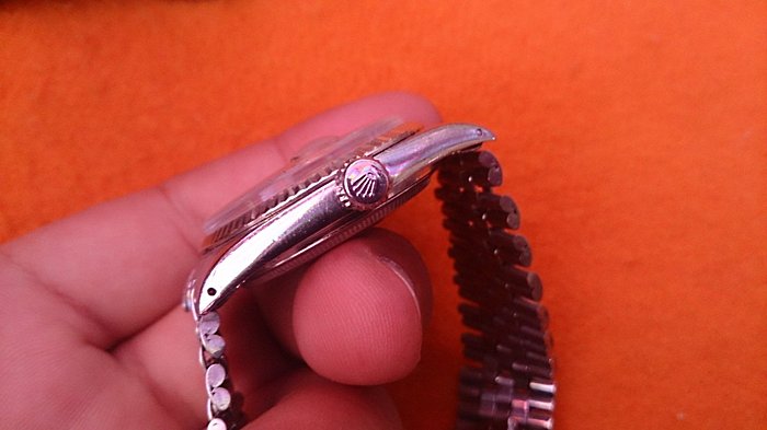 請問各位大大 小弟 這款  ROLEX 1601 如何分辨真偽