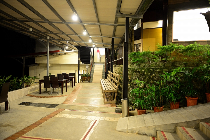 高雄直開4個半小時到烏來山水妍溫泉會館，享受泡湯趣。