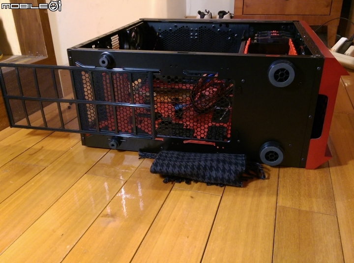 鋼鐵人配色 Aerocool Xpredator X3 Avenger iron man 首發開箱!