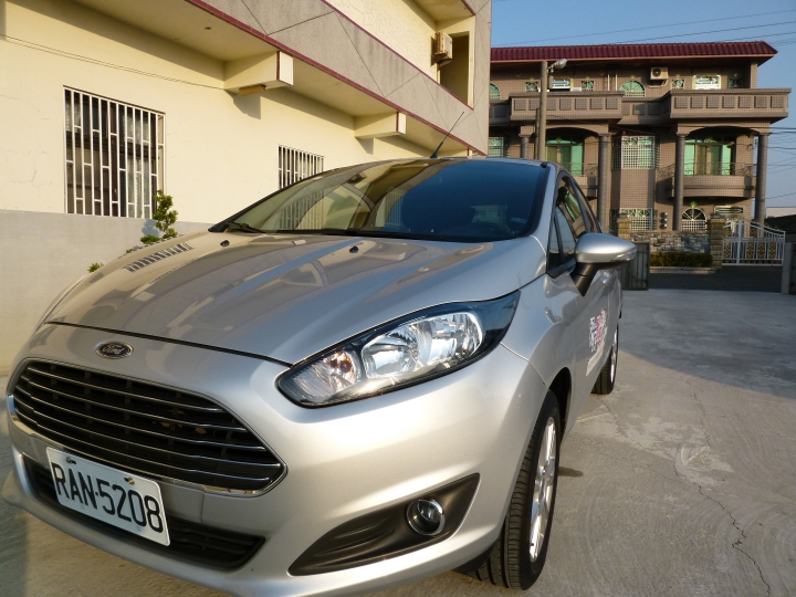 "FORD好友默契出遊去"-Fiesta 1.5 免費試駕心得-台北到雲林喜宴之旅