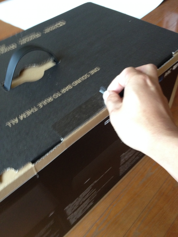 [開箱] 燒燙燙 RAZER Leviathan 利維坦 5.1 SOUND BAR 電競喇叭不專業開箱!!