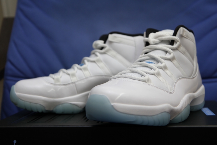 ［開箱］Air Jordan XI - Legend Blue