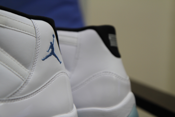 ［開箱］Air Jordan XI - Legend Blue