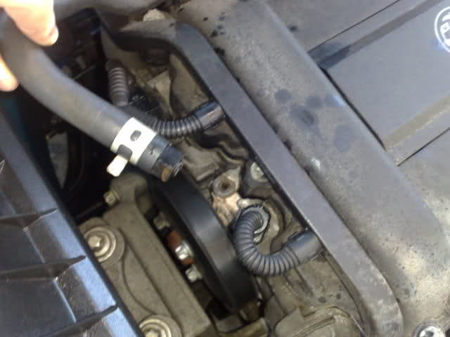 2004年份 Corsa-C 1.2 water pump 水幫浦 出水口的塑膠接頭