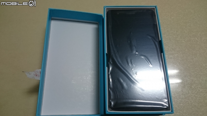 榮耀6 PLUS 雙4G 黑色 簡單開箱~~