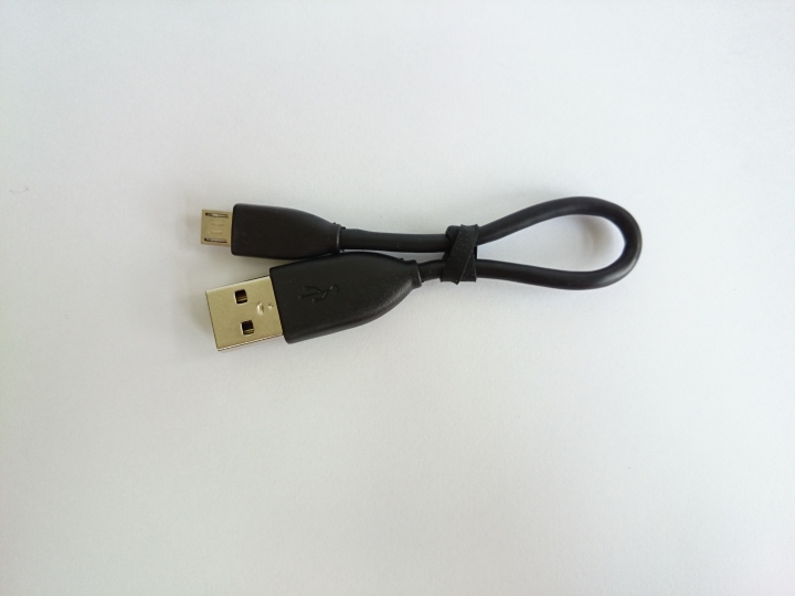 【開箱】Amacrox PB10400 行動電源