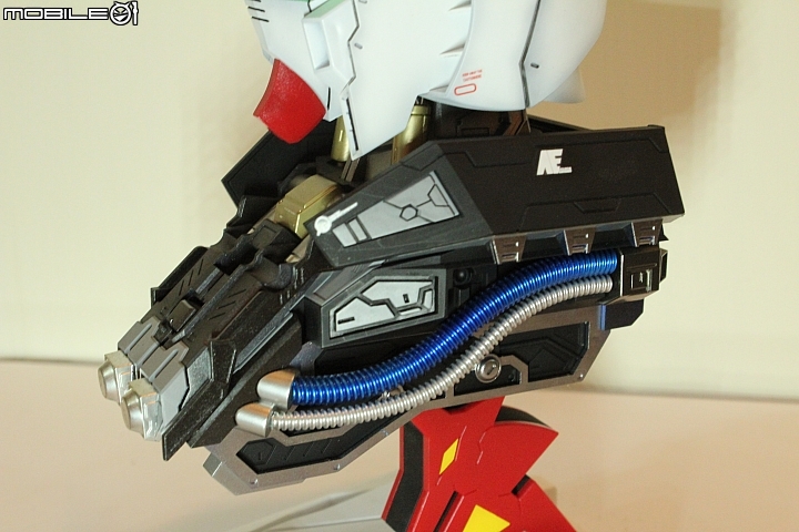 [分享]Magic Toys 1/35 RX-93 Nu鋼彈頭像