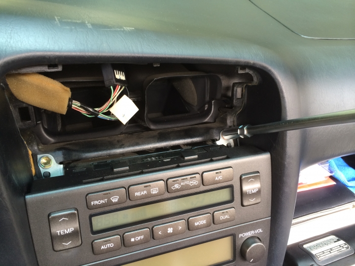[分享] 老車不死！1999年LEXUS GS300原廠主機增加AirPlay/Line In功能！ （NEXUM TuneBox/LINKA）