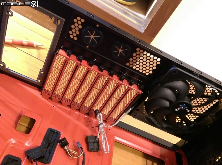 鋼鐵人配色 Aerocool Xpredator X3 Avenger iron man 首發開箱!