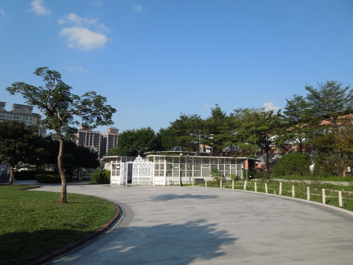 新北的幾個都會區內的小公園賞花行