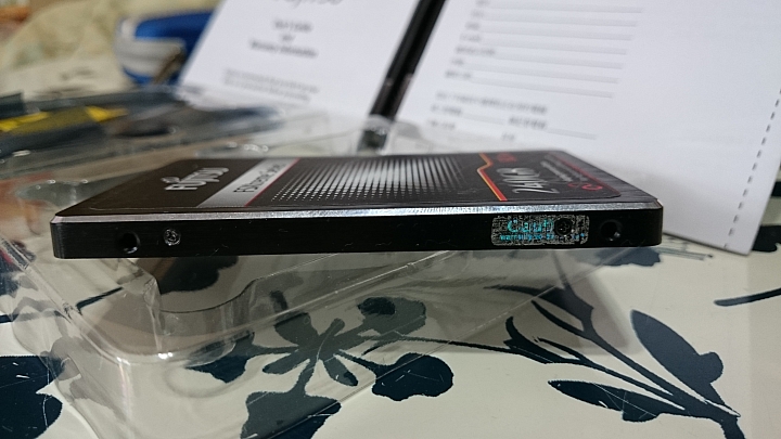 [開箱][測試]強效耐操！平價SLC SSD Fujitsu FSX 240GB×2 單顆與陣列效能測試