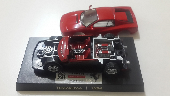 「模型分享」7-11 City Cafe 法拉利 1:64 模型內裝引擎上色～