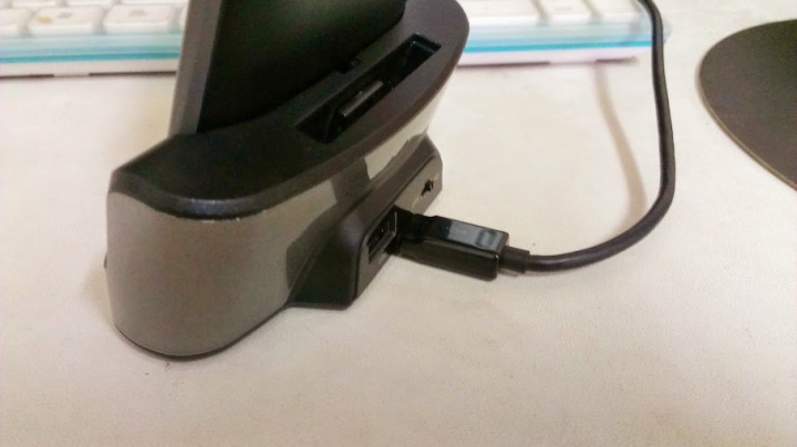 [開箱] LG G3 副廠 手機座+電池座充